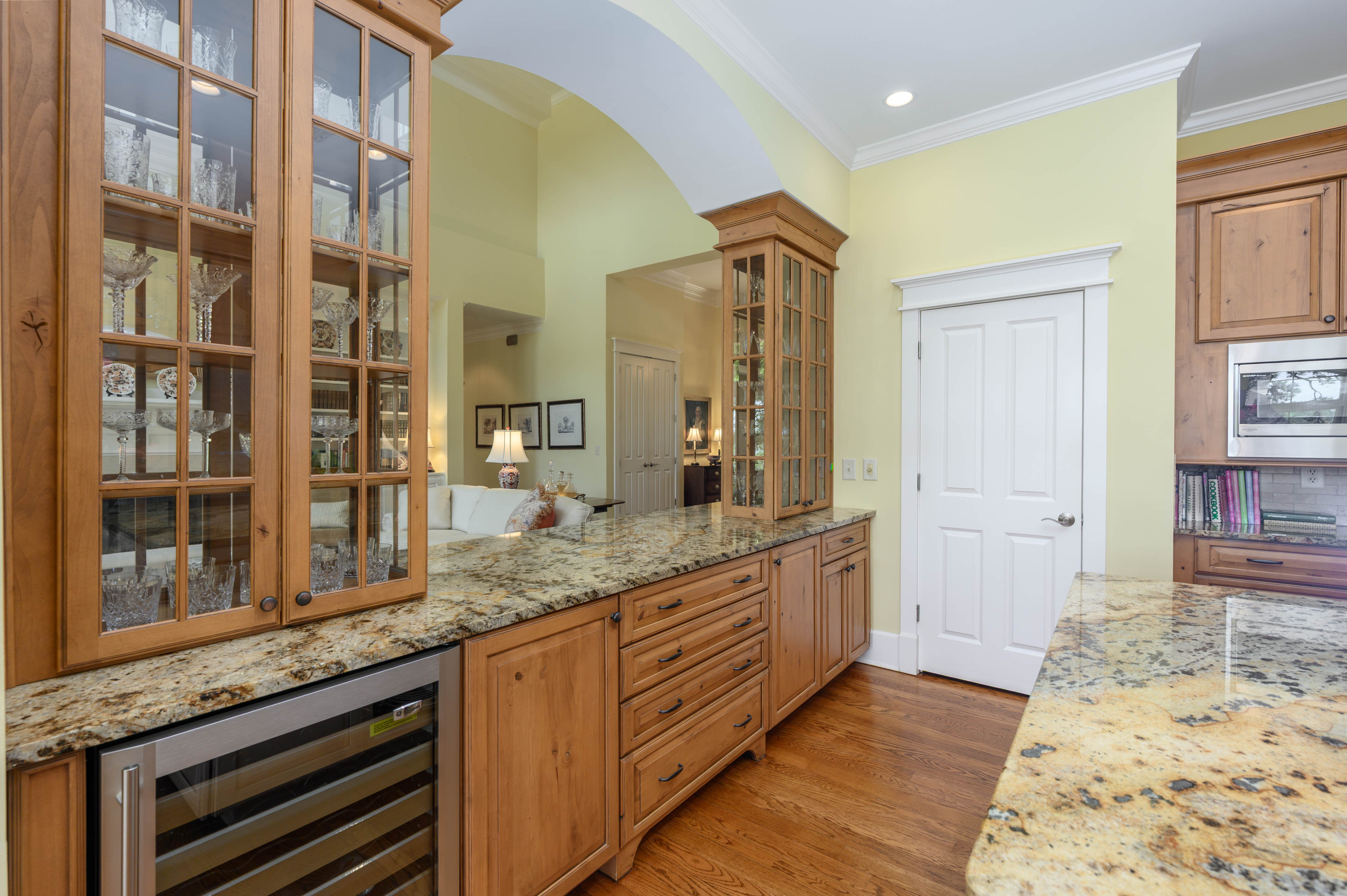 1030 Alanson Court image 12